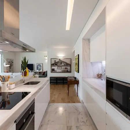 Flh Av. Liberdade Stunning With Balcony & Parking * Lissabon