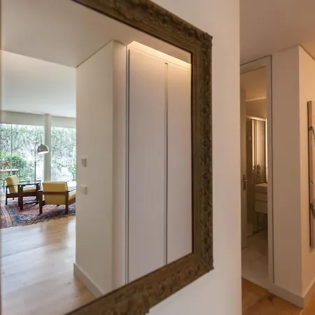 Flh Av. Liberdade Stunning With Balcony & Parking *