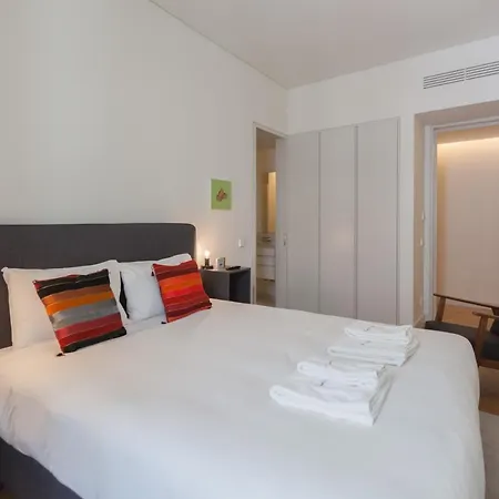 Flh Av. Liberdade Stunning With Balcony & Parking Apartamento *