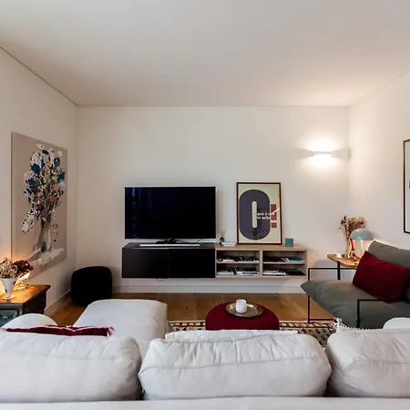 Apartment Flh Av. Liberdade Stunning With Balcony & Parking