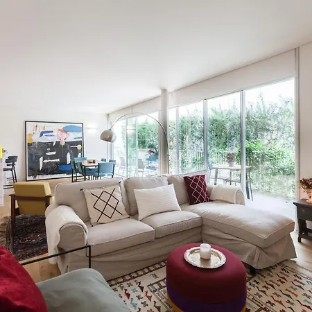 Flh Av. Liberdade Stunning With Balcony & Parking